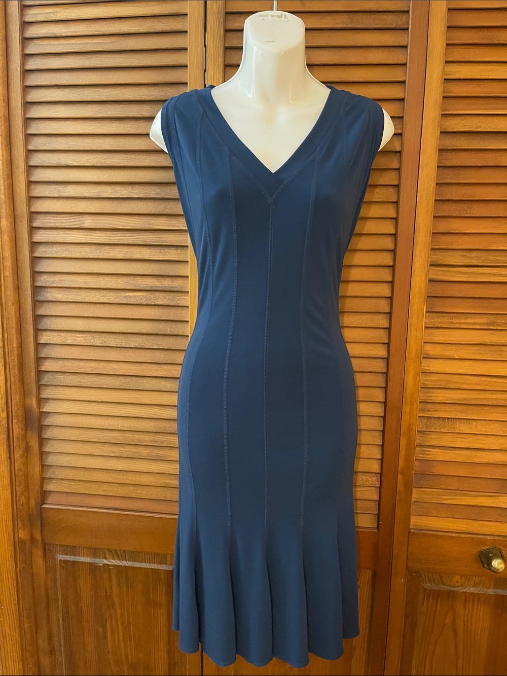 Shape FX Navy Sleeveless V-Neck knit Midi Dress